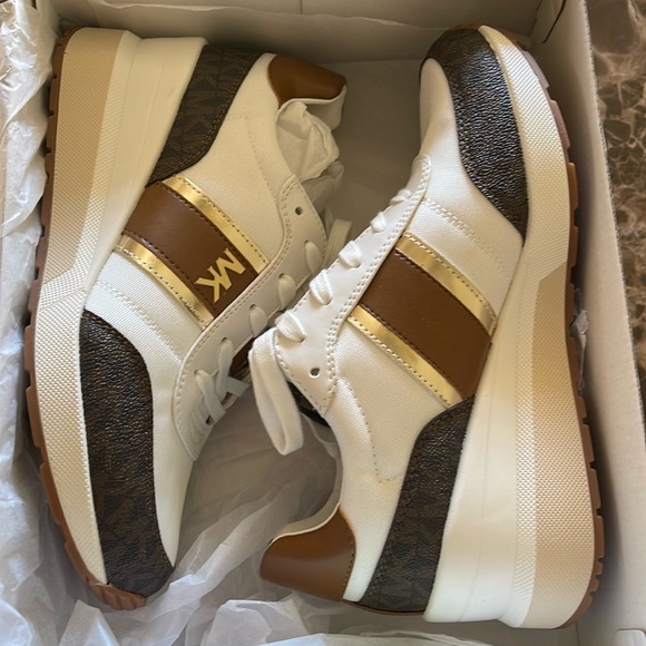 Michael Kors Women's Mabel trainer lace-up Sneakers, 2" heel;
3/4 platform - Picture 10 of 11